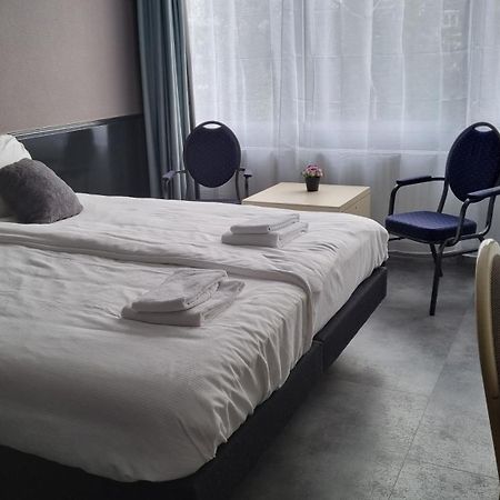 City Hotel فِنسخزتين المظهر الخارجي الصورة